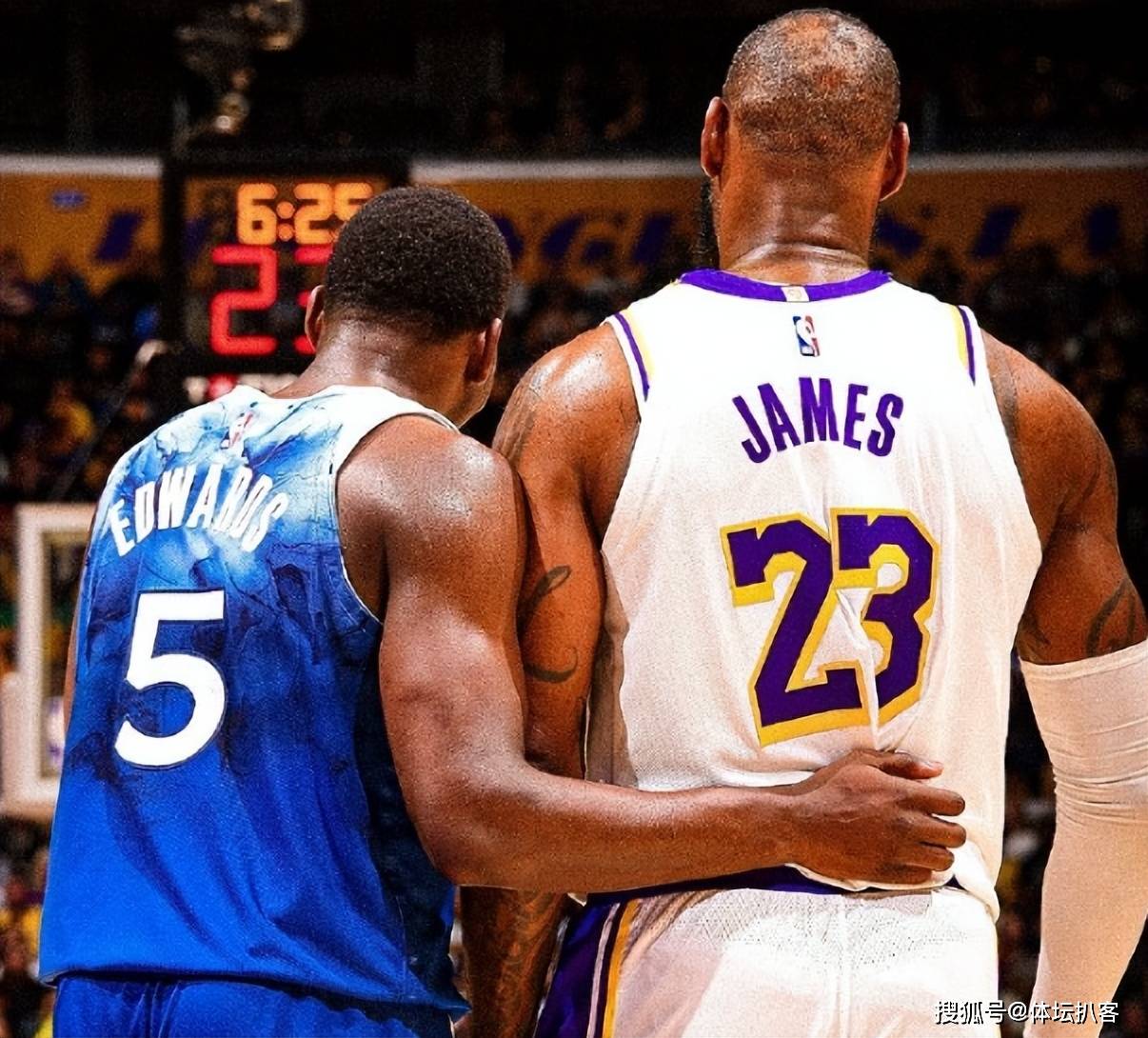 Pinnacle APP包含底特律活塞训练开放日；今晚绝杀压哨引欢呼；全明星赛在即；细节决定成败的词条