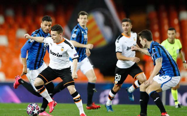 详细阅读:Pinnacle APP瓦伦西亚发布备战花絮,今夜战术微调,NBA总决赛任务艰巨,身体对抗强度拉满的简单介绍 Pinnacle APP瓦伦西亚发布备战花絮,今夜战术微调,NBA总决赛任务艰巨,身体对抗强度拉满的简单介绍