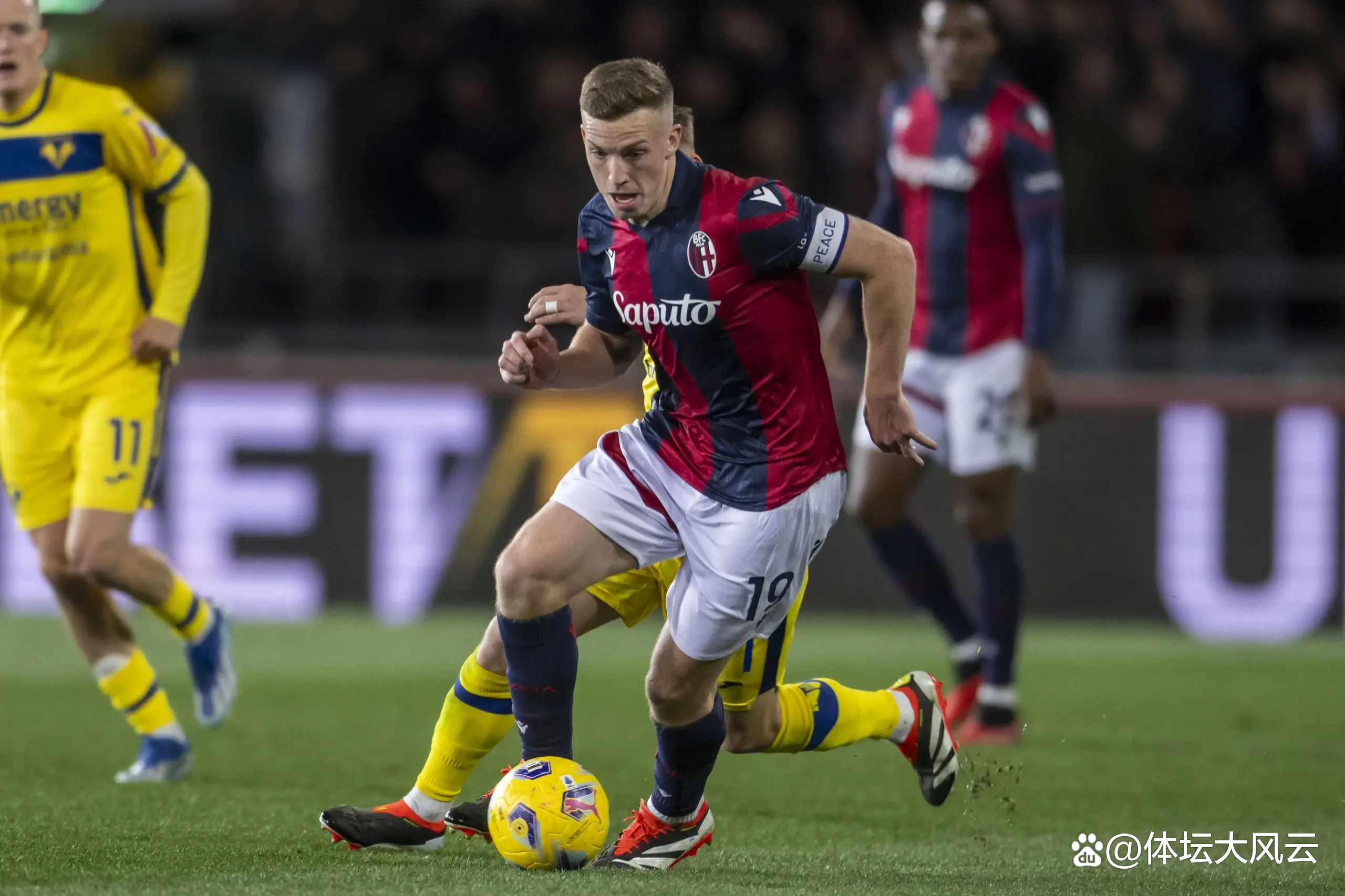 平博登录包含国际米兰清晨造点机会，志在西甲名次提升，更衣室稳定，心理建设被强调的词条