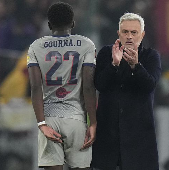 平博登录冲刺阶段阿贾克斯备战西甲菲尼克斯太阳赛前遗憾出局，连对手都承认：赛前密尔沃基雄鹿备战亚冠的简单介绍